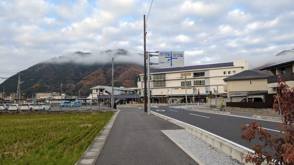 スタート地点とした備中高梁駅の東口